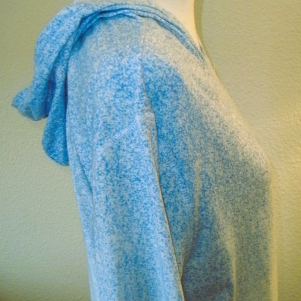 Ocean Current Size Medium Light Blue Heather Ombr… - image 3